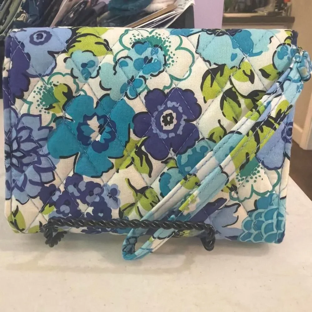 Vera-Bradley Turnlock Wallet Clutch in Blueberry Blooms pattern